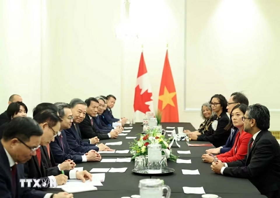 Tổng Bí thư, Chủ tịch nước Tô Lâm tiếp Nhóm Nghị sĩ hữu nghị Canada - Việt Nam. (Nguồn: TTXVN)