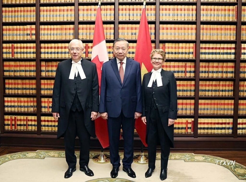 Top leader meets with Speakers of Canada’s Senate and House of Commons