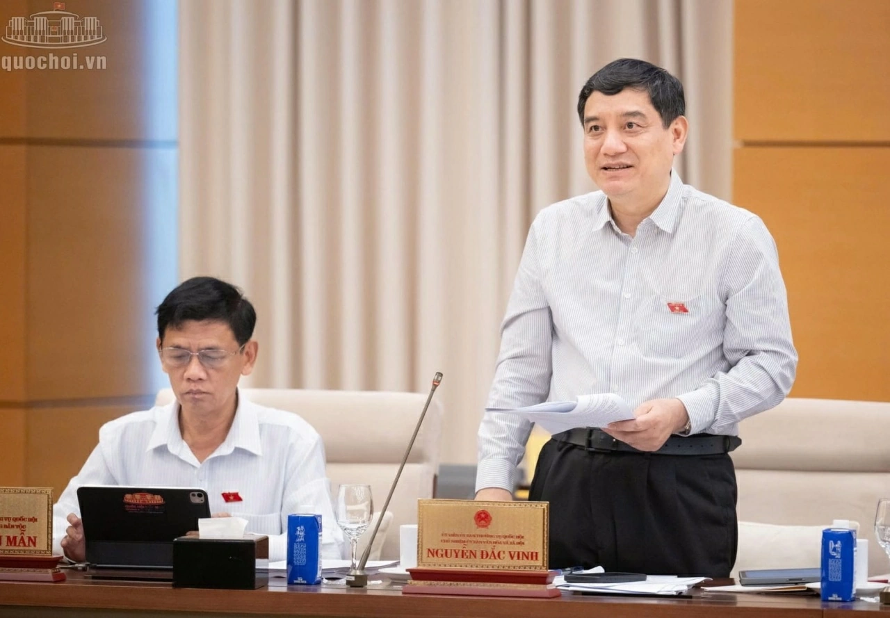 Standing Committee of the National Assembly gives opinions on the draft revised Food Safety Law Standing Committee of the National Assembly gives opinions on the draft revised Food Safety Law