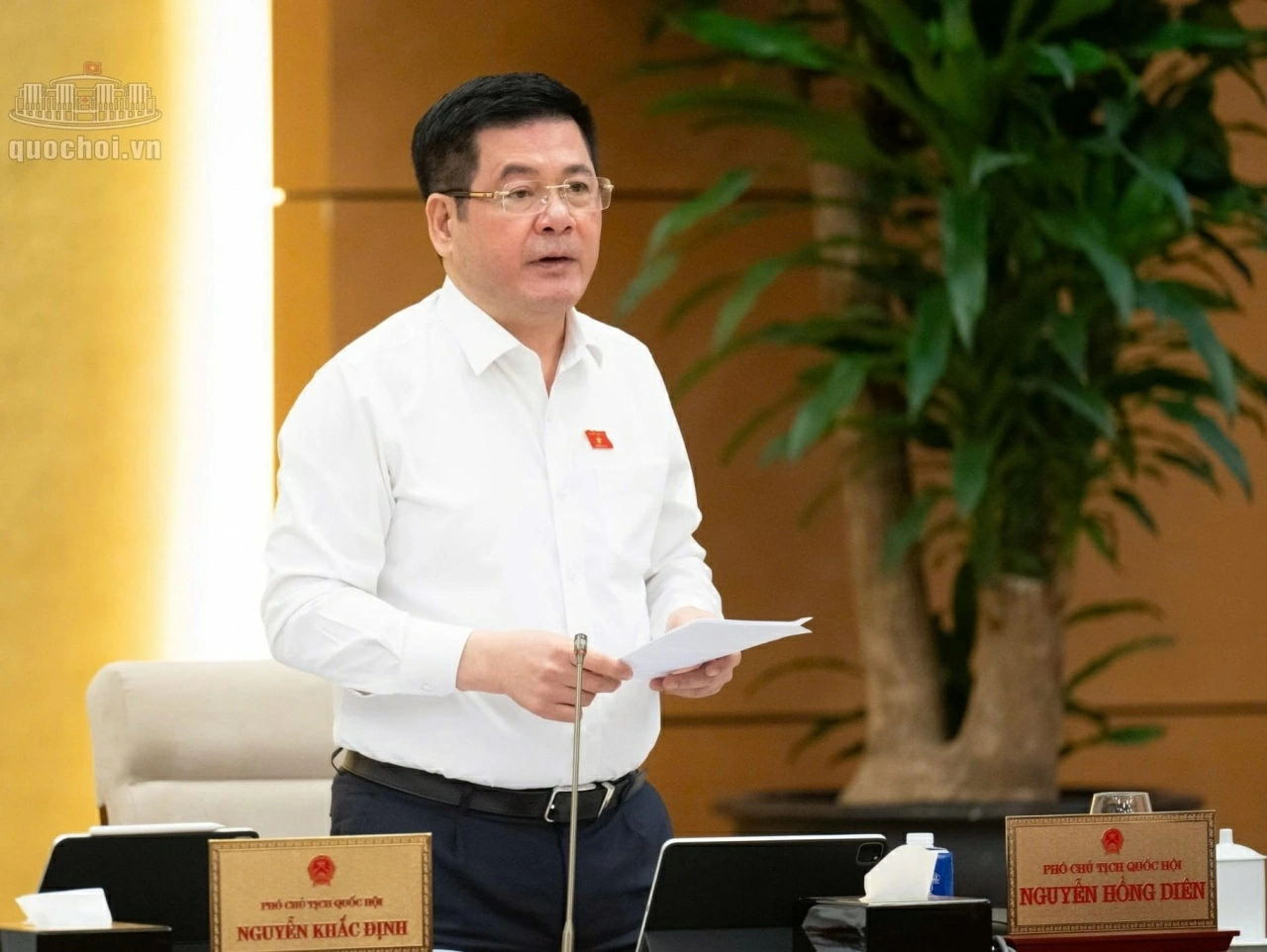Standing Committee of the National Assembly gives opinions on the draft revised Food Safety Law Standing Committee of the National Assembly gives opinions on the draft revised Food Safety Law