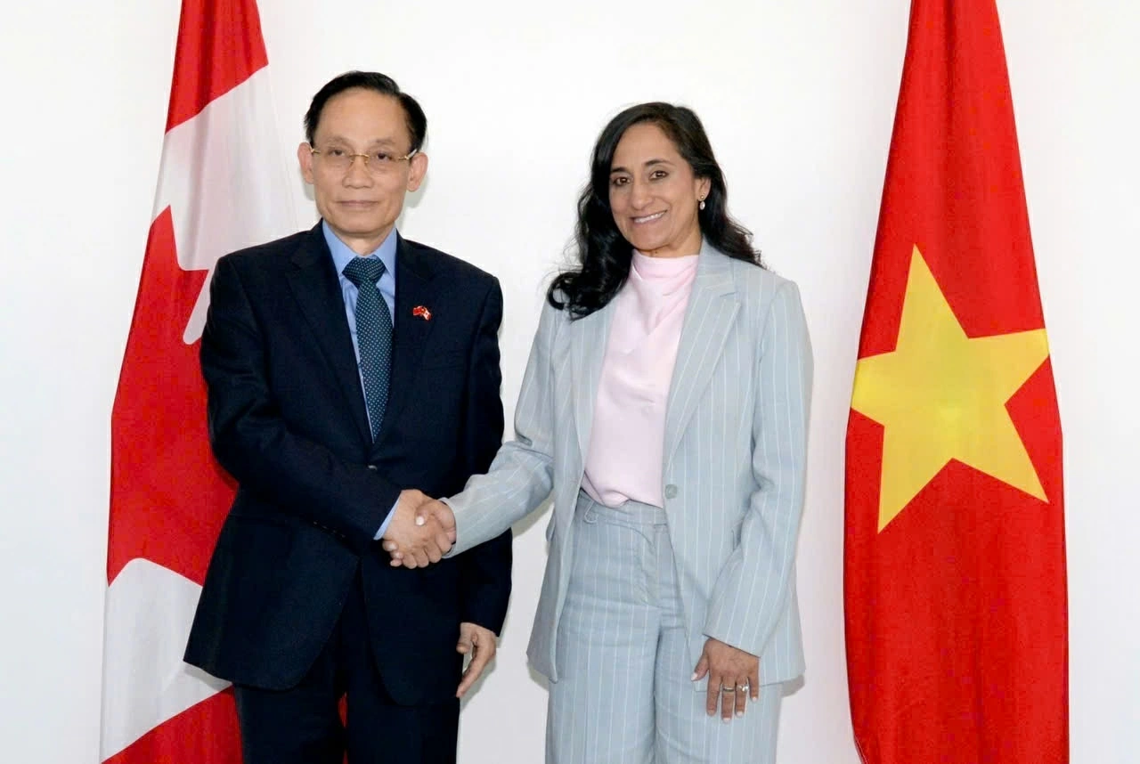 Ủy viên Bộ Chính trị, Bộ trưởng Ngoại giao Lê Hoài Trung hội đàm với Bộ trưởng Ngoại giao Canada Anita Anand