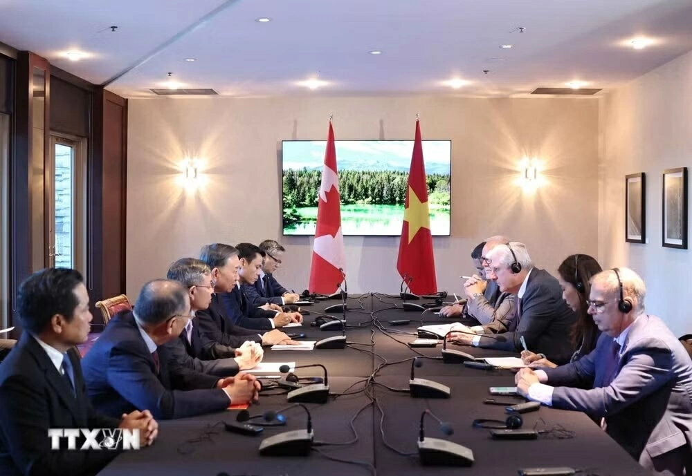 General Secretary, President To Lam meets with major businesses in Canada