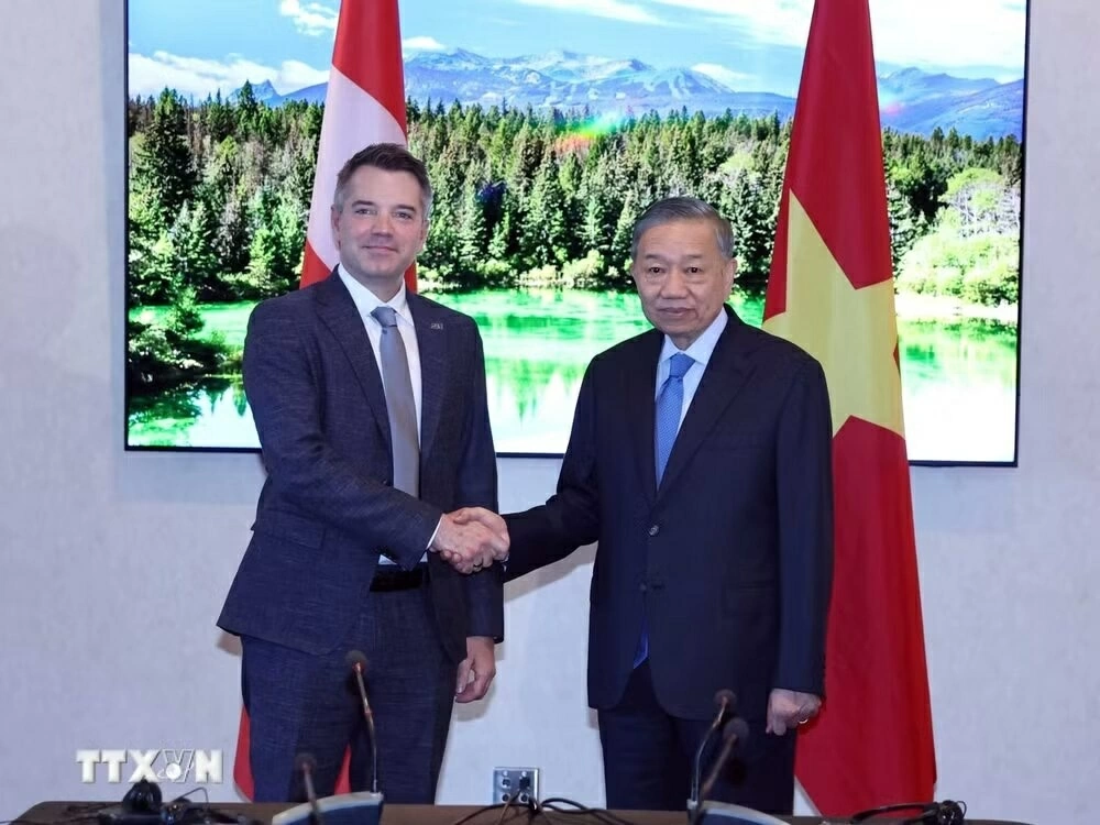 General Secretary, President To Lam meets with major businesses in Ottawa