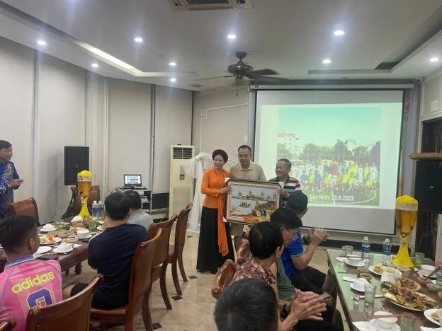 Former players' Football Club of the Ministry of Foreign Affairs: A 25-year journey of keeping the flame alive and igniting passion Former players' Football Club of the Ministry of Foreign Affairs: A 25-year journey of keeping the flame alive and igniting passion
