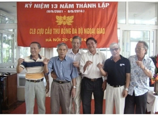 Former players' Football Club of the Ministry of Foreign Affairs: A 25-year journey of keeping the flame alive and igniting passion Former players' Football Club of the Ministry of Foreign Affairs: A 25-year journey of keeping the flame alive and igniting passion