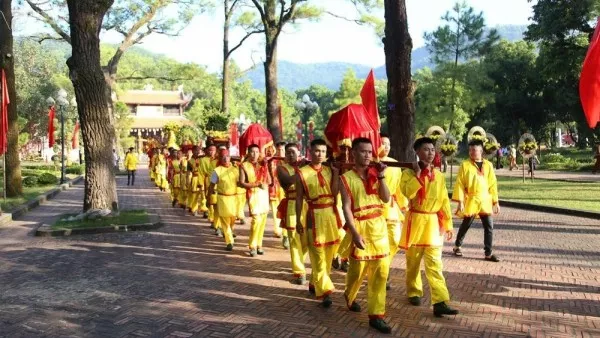 Con Son - Kiep Bac Autumn Festival opens in World Heritage space