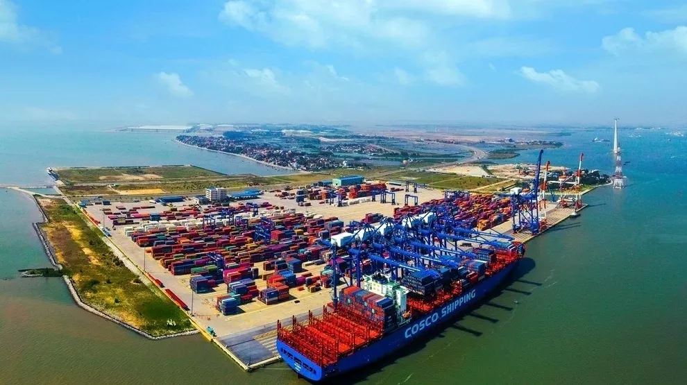 Vietnam fortunate to possess the world's most remarkable natural 'highway system', a major opportunity for inland waterway transport development Vietnam fortunate to possess the world's most remarkable natural 'highway system', a major opportunity for inland waterway transport development