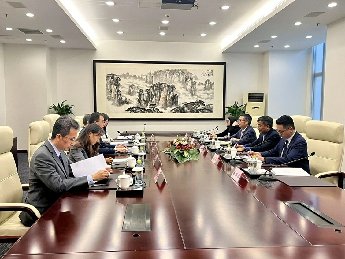 Vietnam - China foster substantive cooperation and strategic connectivity: Permanent Deputy FM Nguyen Minh Vu