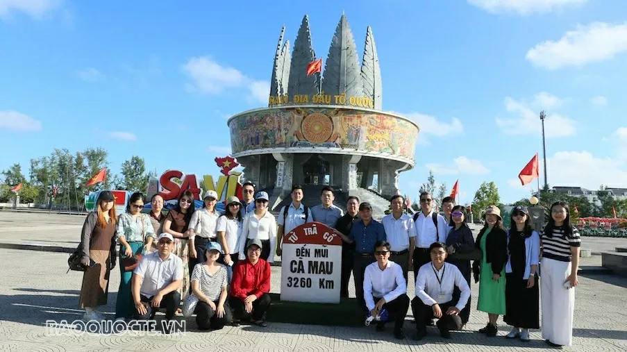 Enhancing knowledge on territorial borders through field experience in Mong Cai, Quang Ninh