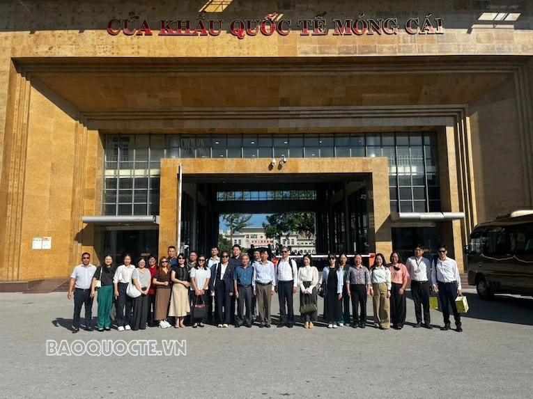 Enhancing knowledge on territorial borders through field experience in Mong Cai, Quang Ninh