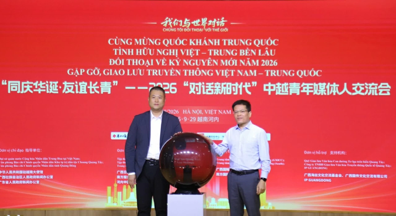 Young journalists spread the story of Vietnam-China friendship in the digital era Young journalists spread the story of Vietnam-China friendship in the digital era