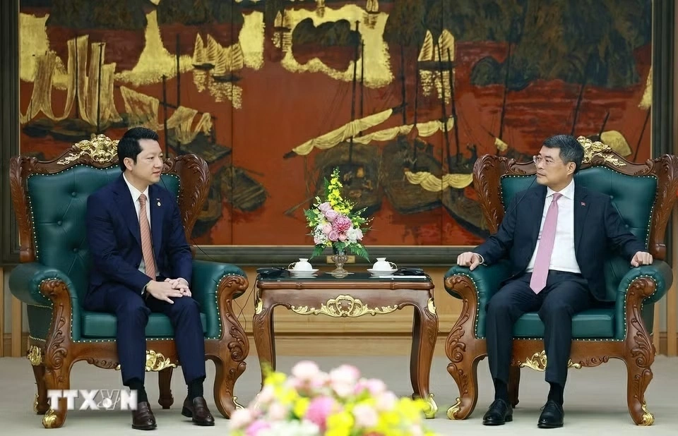 Prime Minister Le Minh Hung receives Cambodian Minister of Inspection in Hanoi Prime Minister Le Minh Hung receives Cambodian Minister of Inspection in Hanoi