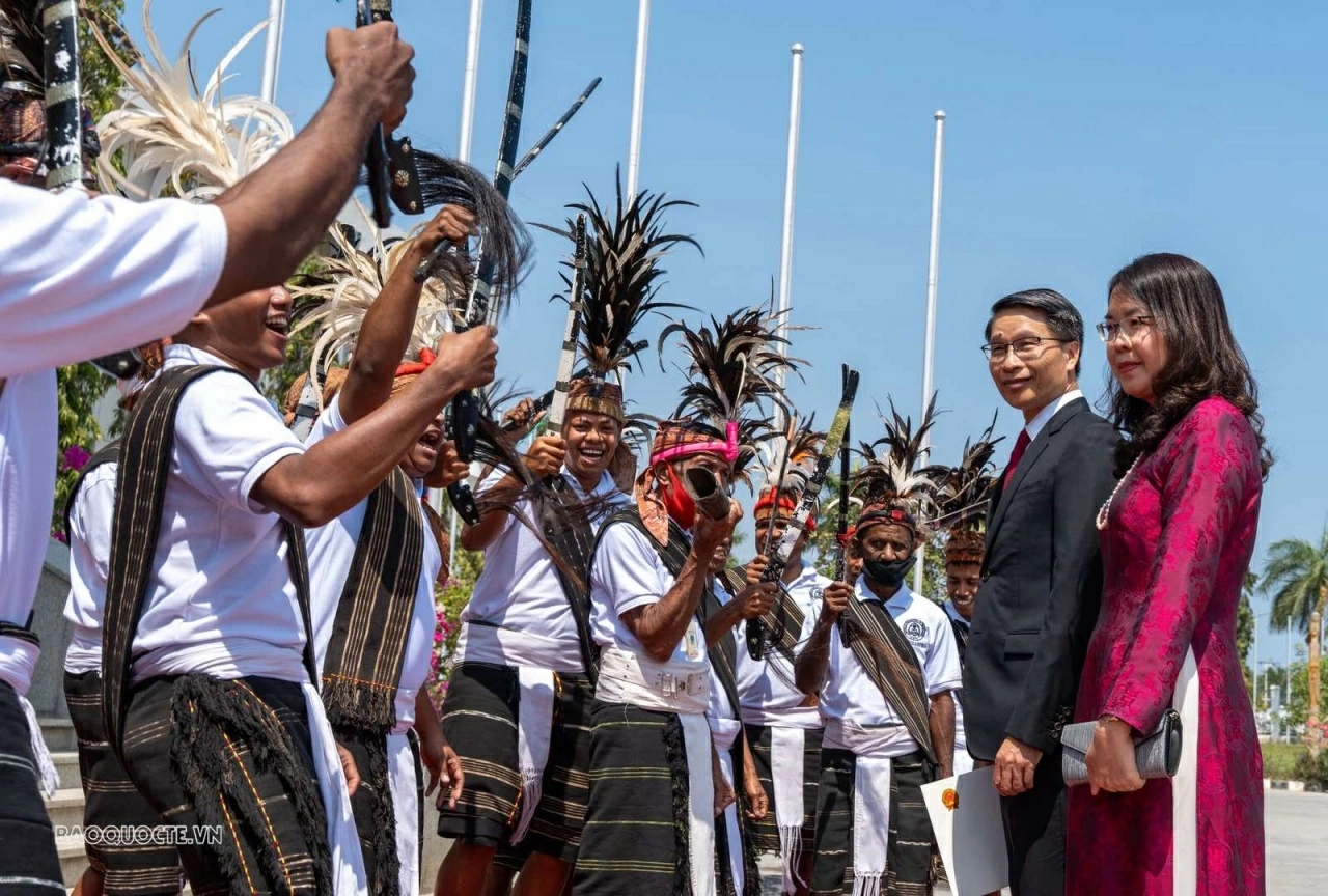 Ambassador Pham Binh Dam presents Credentials to Timor-Leste President José Ramos-Horta Ambassador Pham Binh Dam presents Credentials to Timor-Leste President José Ramos-Horta