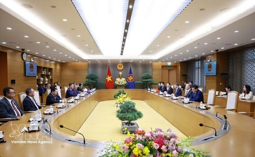 Prime Minister Le Minh Hung meets ASEAN delegates on cooperation against criminal fugitives