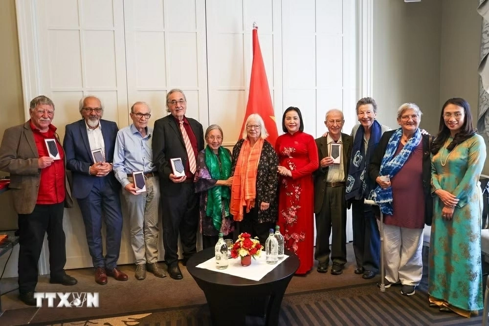Vietnam, Switzerland seek to deepen traditional friendship, expand cooperation