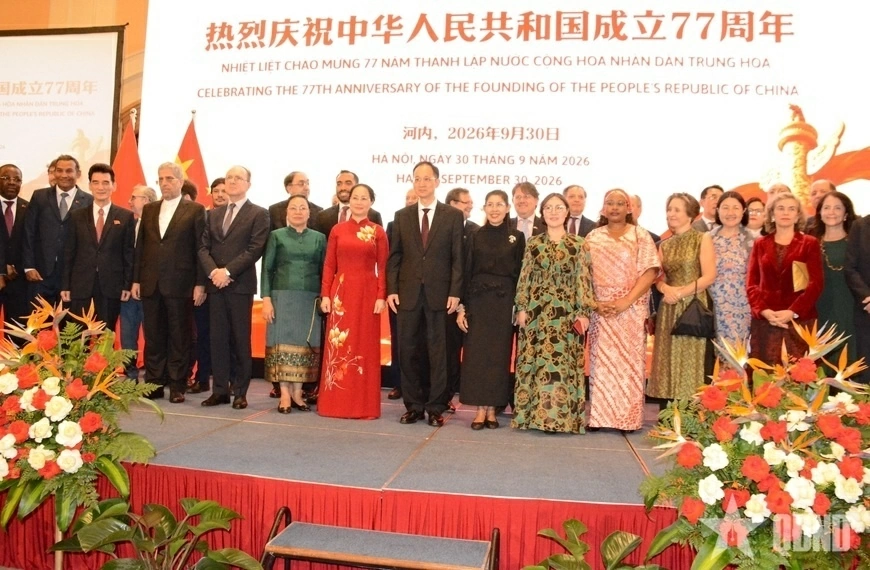 Reception celebrates 77th founding anniversary of China in Hanoi Reception celebrates 77th founding anniversary of China in Hanoi