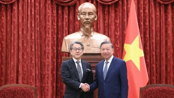 General Secretary, President To Lam receives Chairman of Japan Bank for International Cooperation in Hanoi
