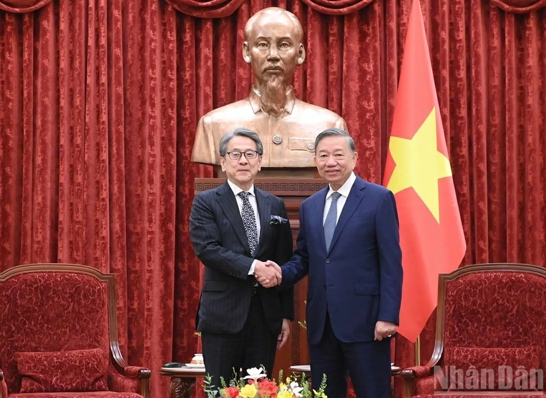 General Secretary, President To Lam receives Chairman of Japan Bank for International Cooperation in Hanoi