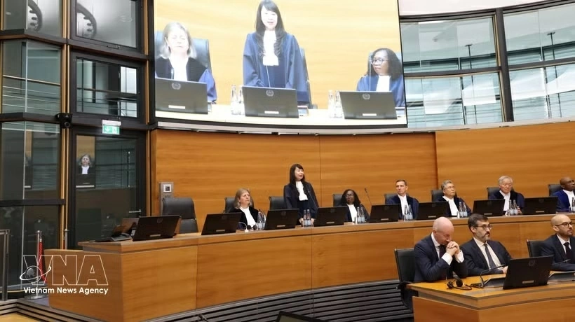 Vietnamese judge Nguyen Thi Lan Anh sworn in at ITLOS in Hamburg Vietnamese judge Nguyen Thi Lan Anh sworn in at ITLOS in Hamburg