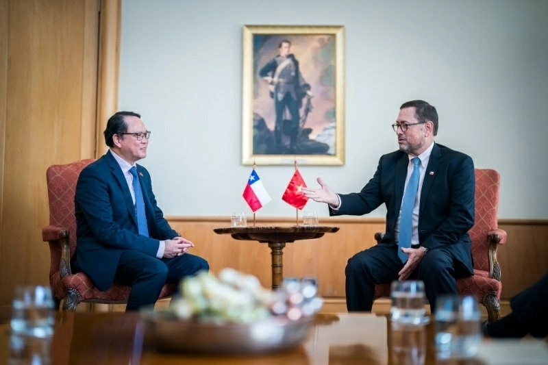 Ambassador Nguyen Viet Cuong meets Chilean Foreign Minister Francisco Pérez Mackenna to promote bilateral and regional cooperation Ambassador Nguyen Viet Cuong meets Chilean Foreign Minister Francisco Pérez Mackenna to promote bilateral and regional cooperation