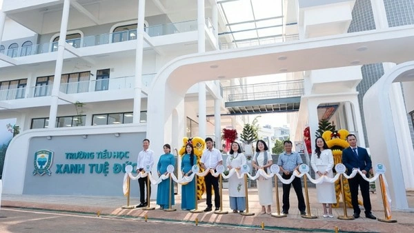 Trung Nguyen Legend inaugurates two international standard schools simultaneously in Coffee City