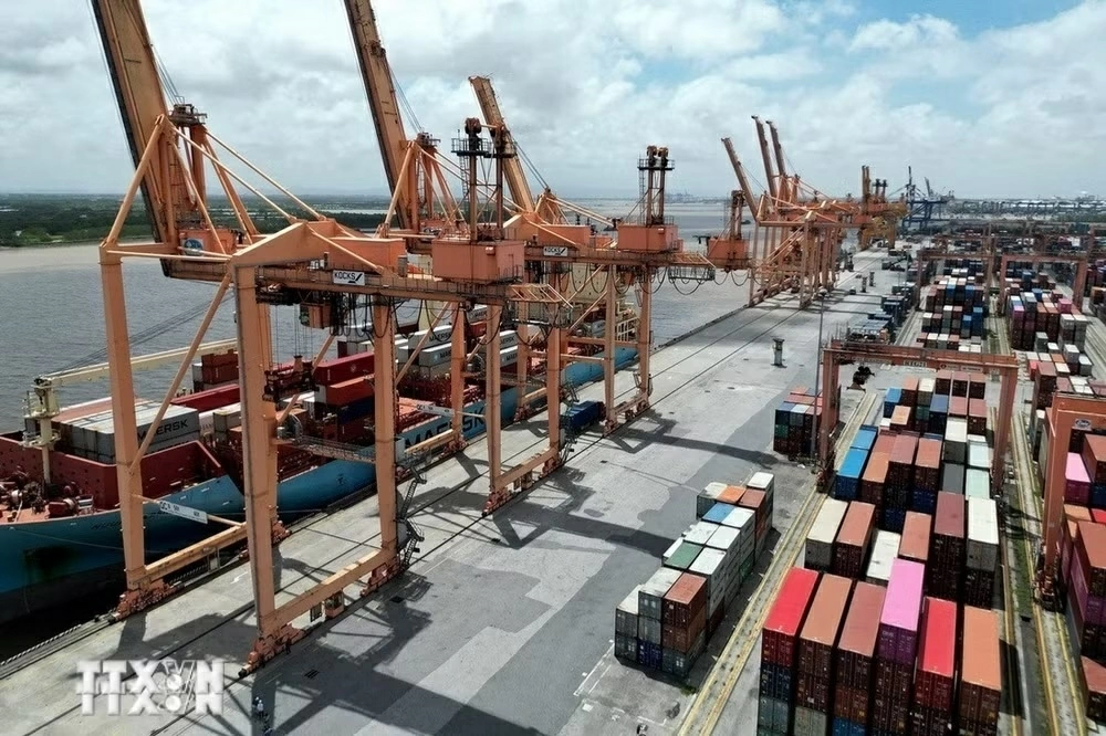 Vietnamese economy posts strong growth in first nine months of year