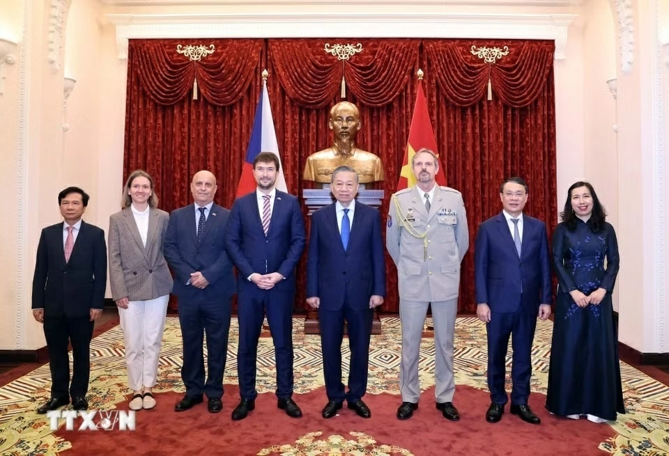 General Secretary, President To Lam receives Ambassadors to present Credentials