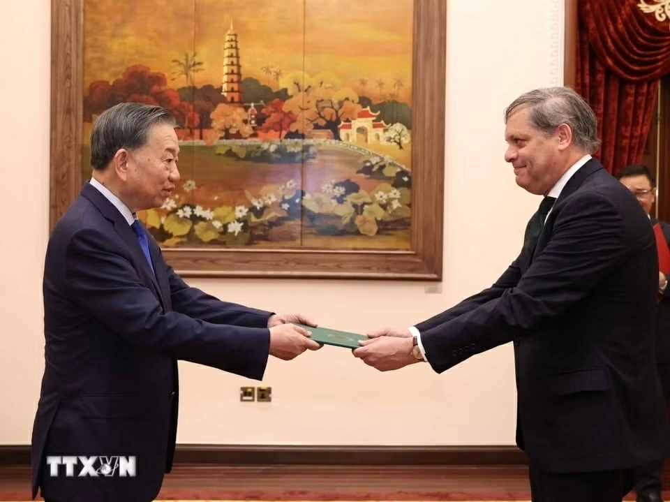 General Secretary, President To Lam receives Ambassadors to present Credentials General Secretary, President To Lam receives Ambassadors to present Credentials