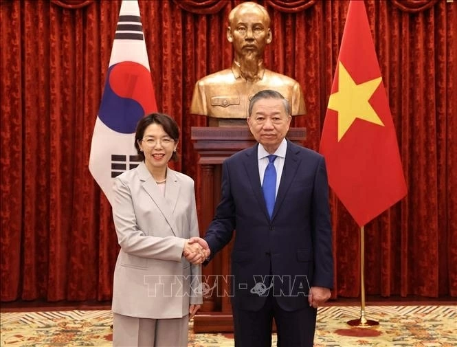 General Secretary, President To Lam receives Ambassadors to present Credentials