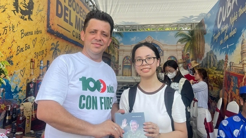 International friends impressed by Hanoi’s 2nd World Culture Festival