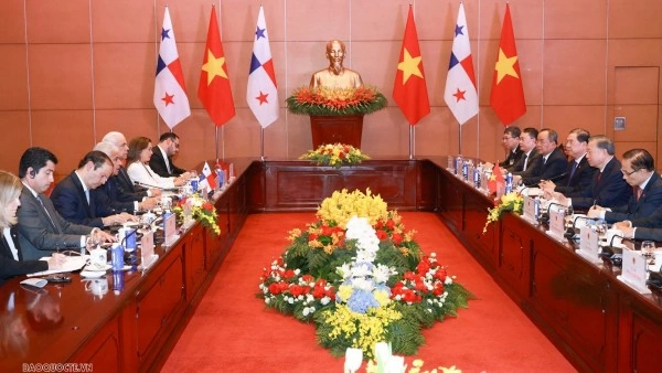 Party General Secretary, President To Lam and Panamanian President hold talks in Hanoi