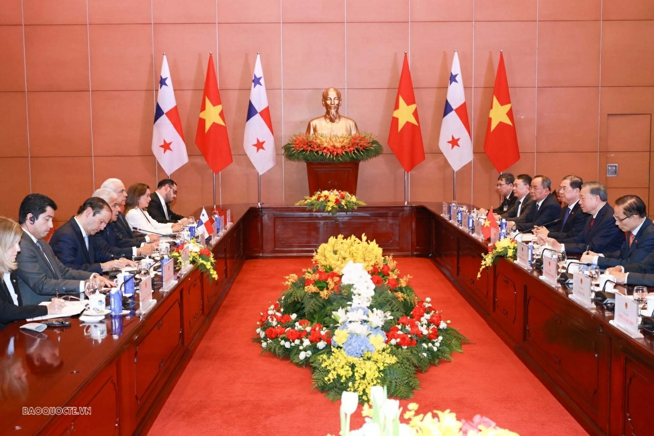 Party General Secretary, President To Lam and Panamanian President hold talks in Hanoi