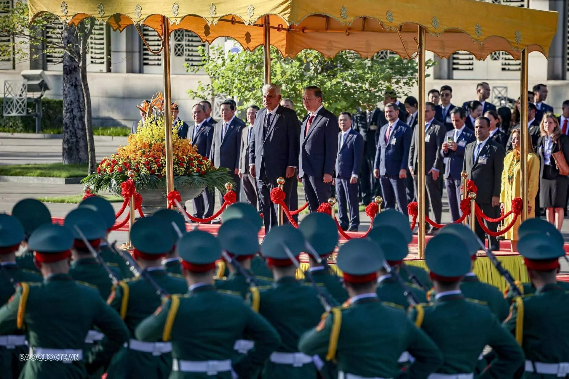 Welcome ceremony held for President of Panama José Raúl Mulino Quintero and his spouse in Hanoi