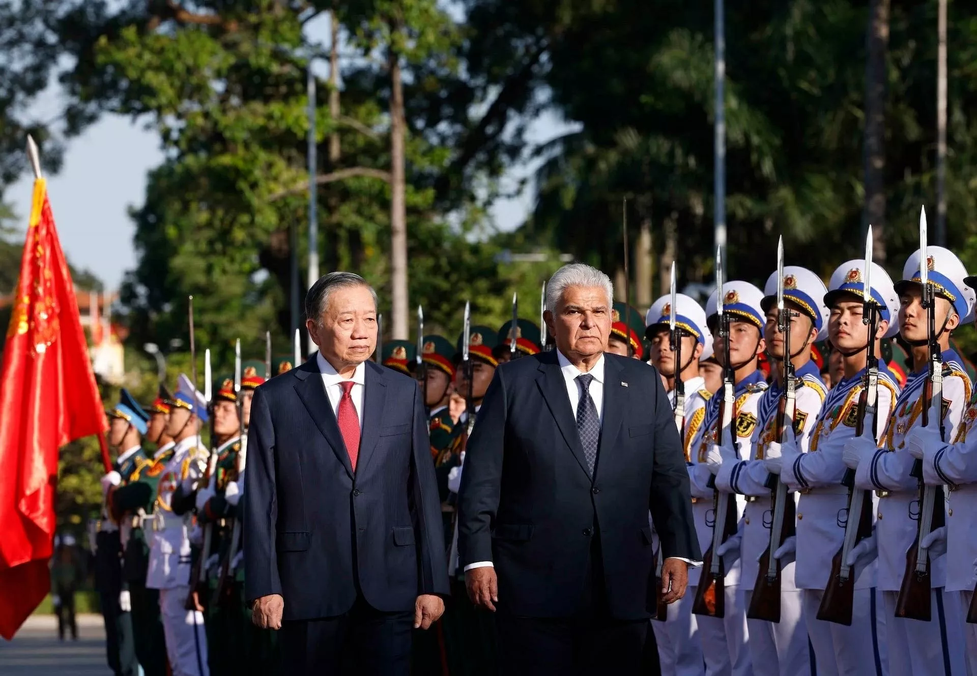 Welcome ceremony held for President of Panama José Raúl Mulino Quintero and his spouse in Hanoi