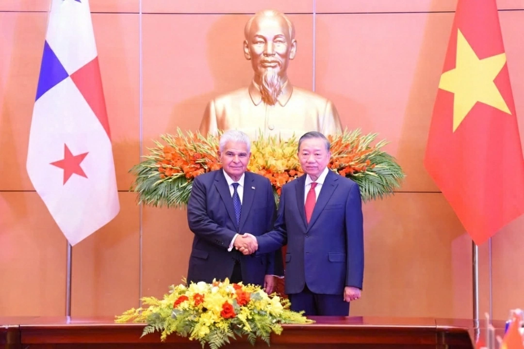 Party General Secretary, President To Lam and Panamanian President hold talks in Hanoi