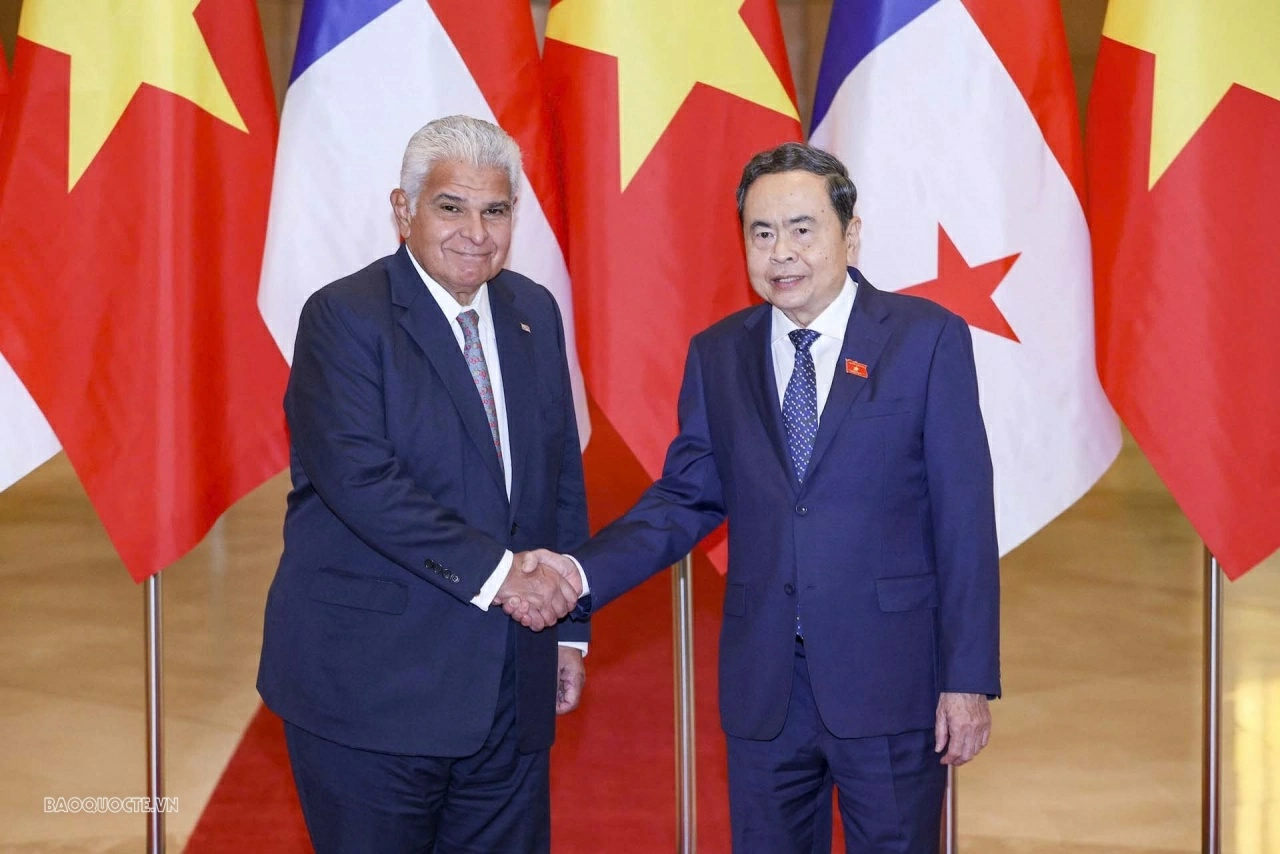 NA President Tran Thanh Man welcomes President of Panama José Raúl Mulino in Hanoi