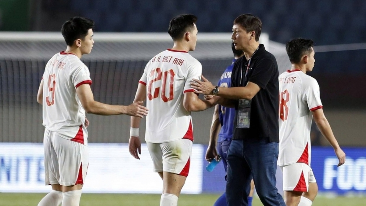Asia Ranking Sci FIFA rankings: Vietnam National Team holds 99th position globally ...