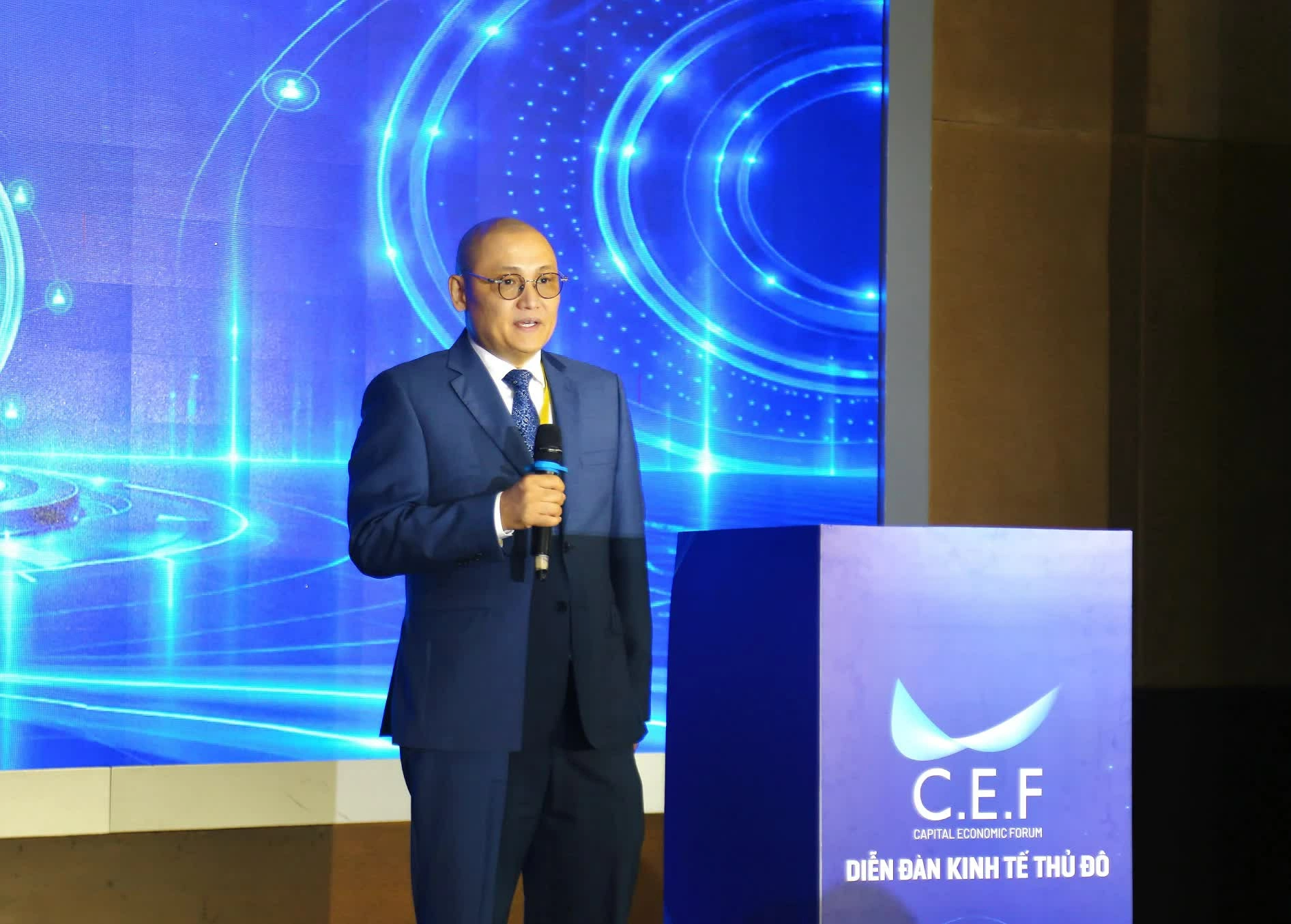 Kazakhstan Ambassador to Vietnam: Knowledge and creativity are the keys to harnessing technological power