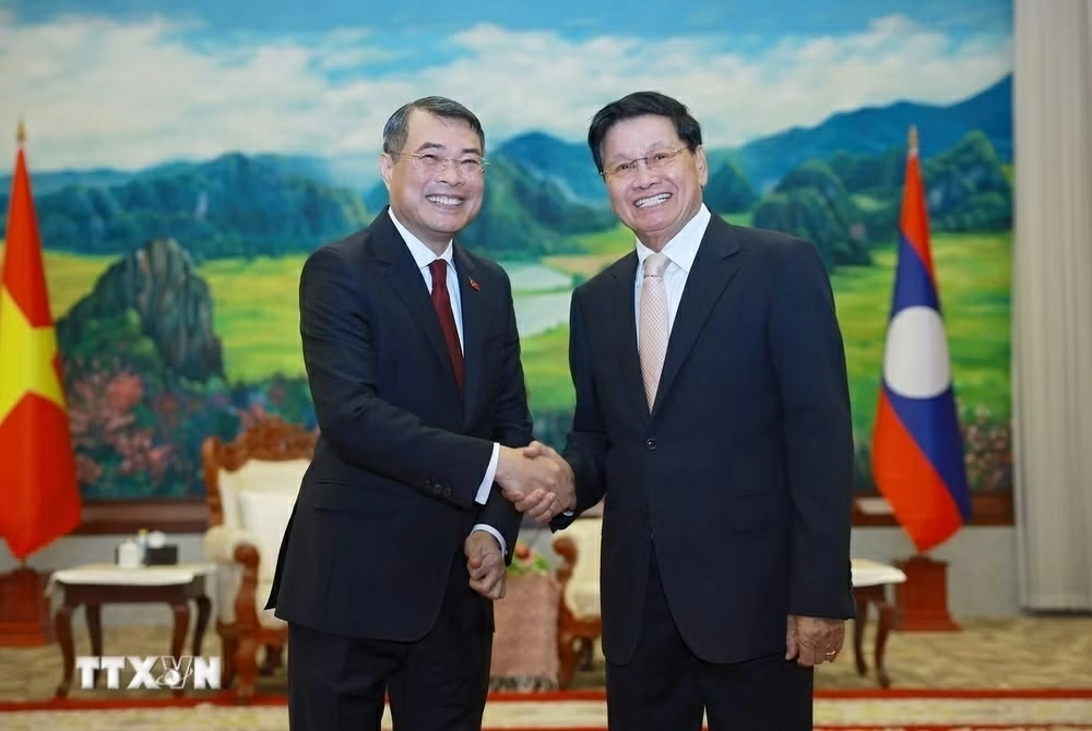 Prime Minister Le Minh Hung meets with top Lao leader in Vientiane Prime Minister Le Minh Hung meets with top Lao leader in Vientiane