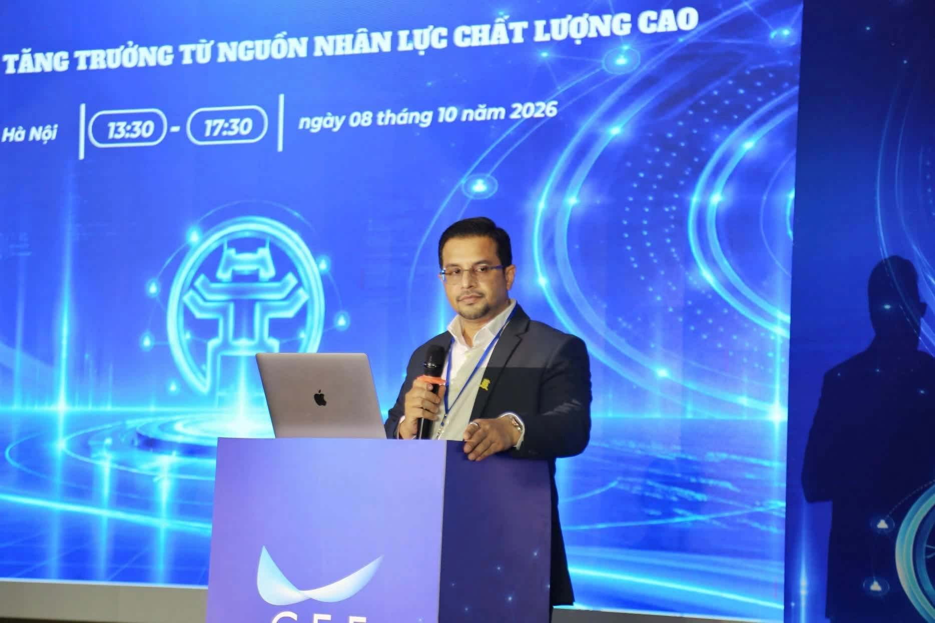 Ambassador of Sri Lanka to Vietnam: Foreign language skills key to improving tourism services