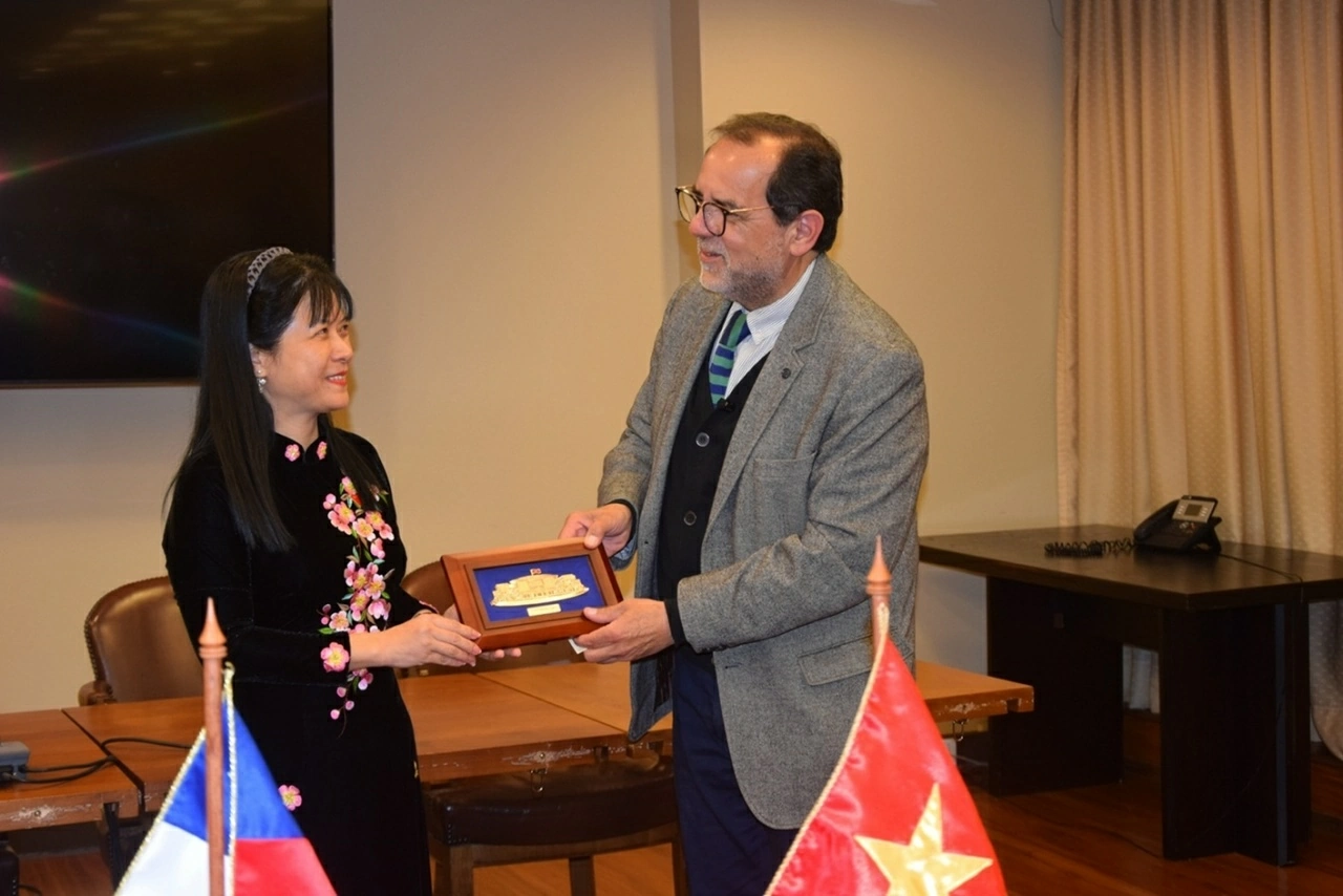 Legislative exchanges strengthen Vietnam–Chile cooperation during National Assembly delegation’s visit