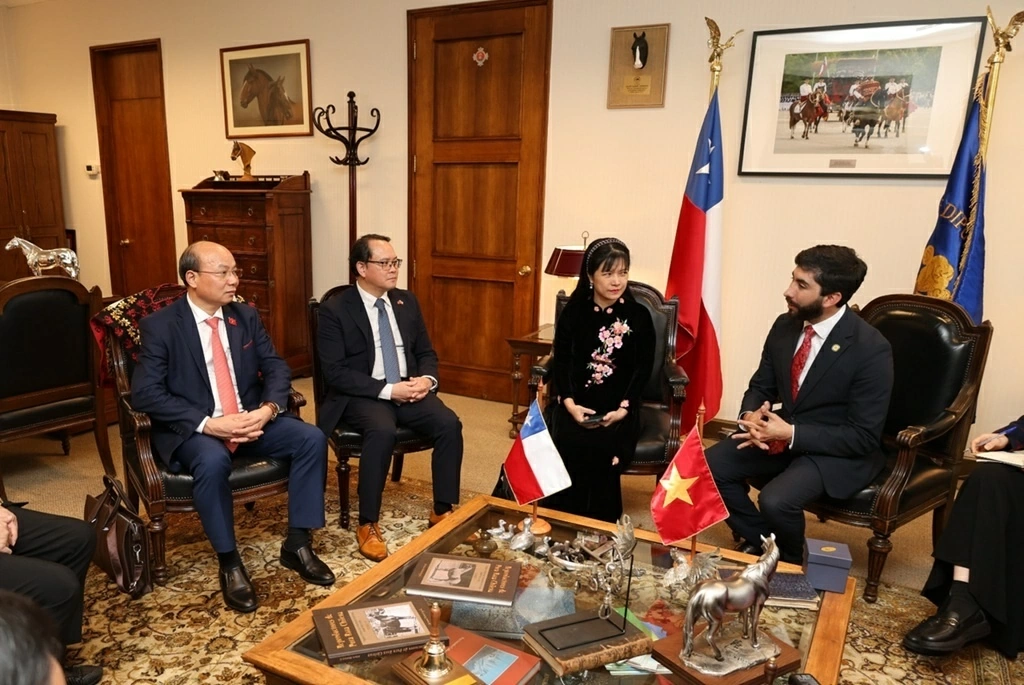 Legislative exchanges strengthen Vietnam–Chile cooperation during National Assembly delegation’s visit