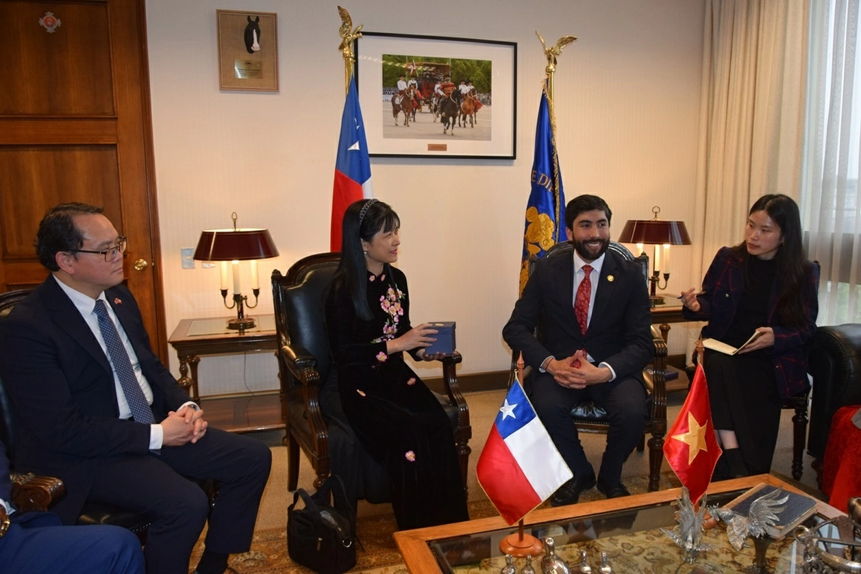 Legislative exchanges strengthen Vietnam–Chile cooperation during National Assembly delegation’s visit