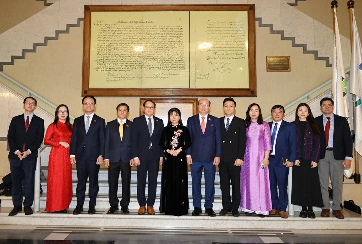 Legislative exchanges strengthen Vietnam–Chile cooperation during National Assembly delegation’s visit