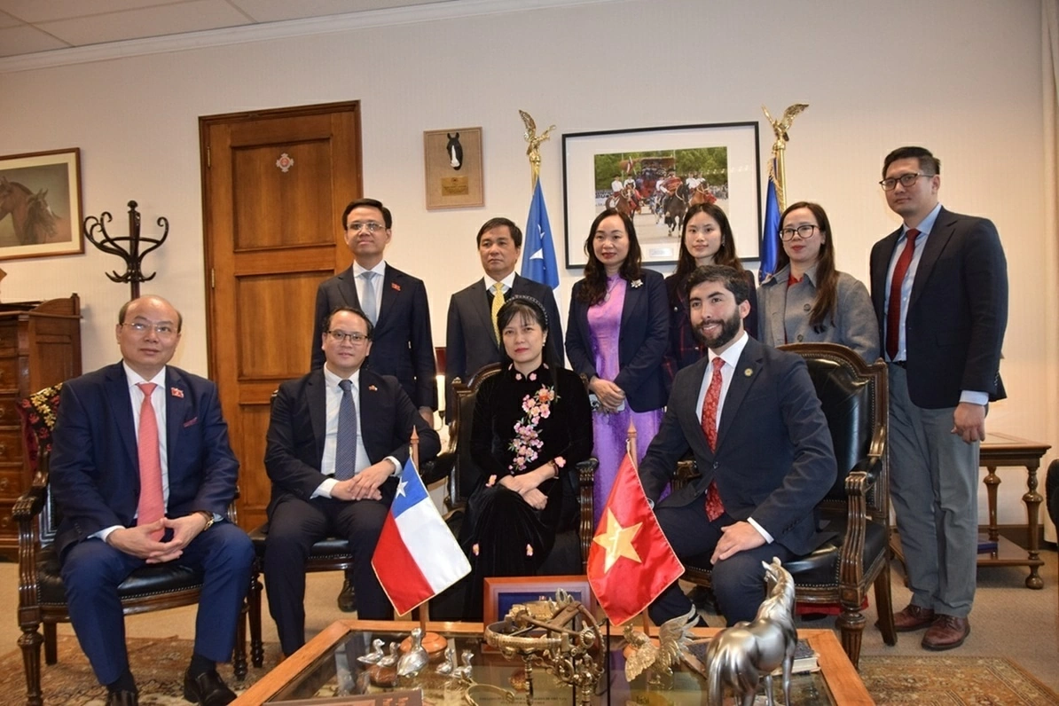 Legislative exchanges strengthen Vietnam–Chile cooperation during National Assembly delegation’s visit