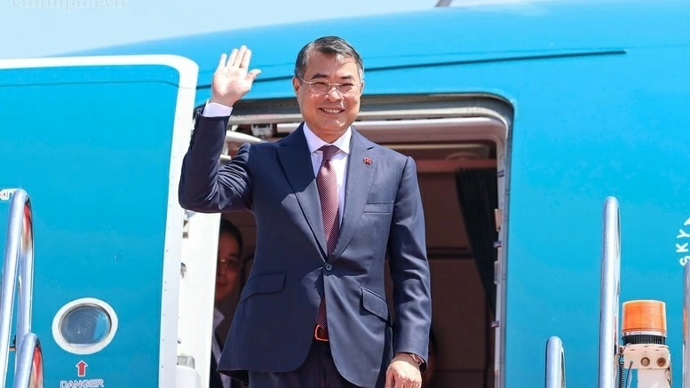 Prime Minister Le Minh Hung concludes official visit to Laos