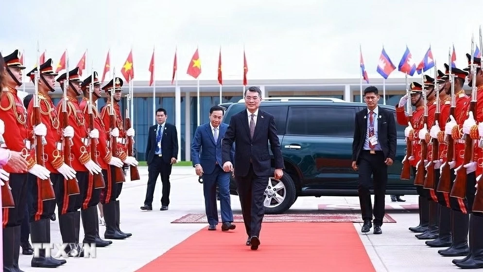 Prime Minister Le Minh Hung wraps up official visit to Cambodia