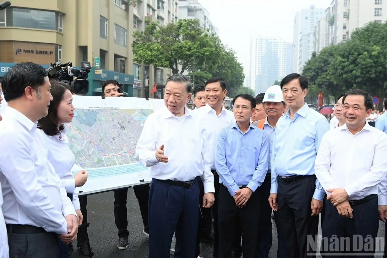Top leader inspects key infrastructure projects in Hanoi Top leader inspects key infrastructure projects in Hanoi