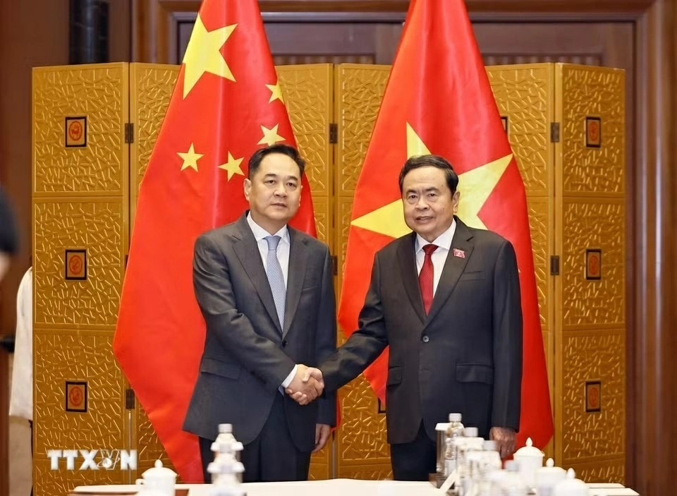 NA President Tran Thanh Man meets with Chinese friendship figures in Beijing