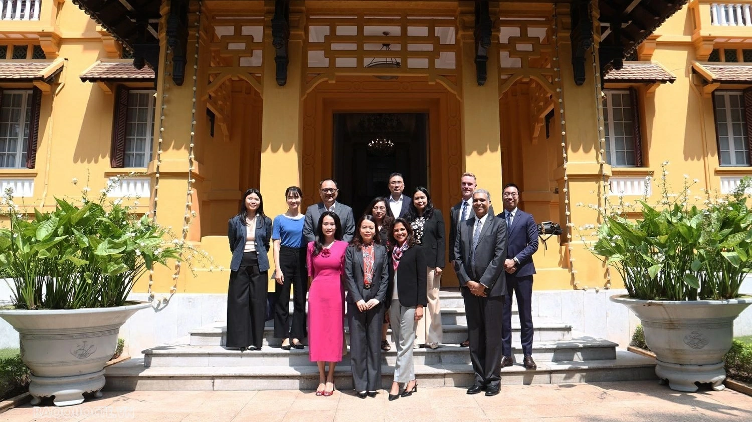 Vietnam and Motion Picture Association strengthen cooperation to protect intellectual property rights: Deputy FM Nguyen Minh Hang